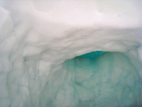 Igloo entry tunnel - the roof of the igloo had not collapsed